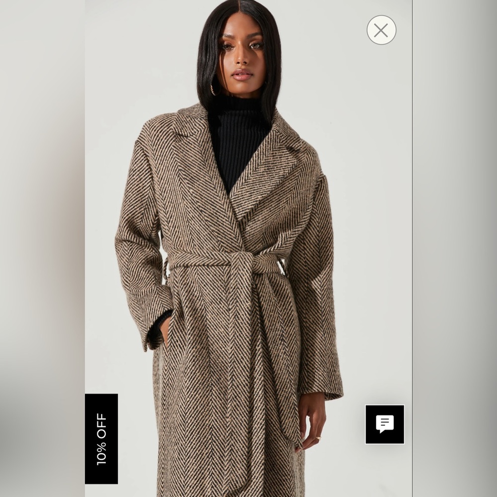Brand new without tags. Never worn. ASTR Taupe/black coat. Size M.
